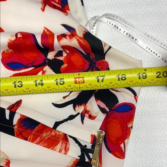 Ivanka Trump Dress Midi Sleeveless Ruched Gold Zipper Floral Red Black Size 12 - Picture 3 of 10
